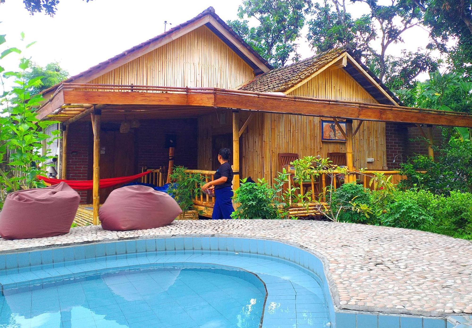 ホテル Lafyu Bali Singaraja エクステリア 写真