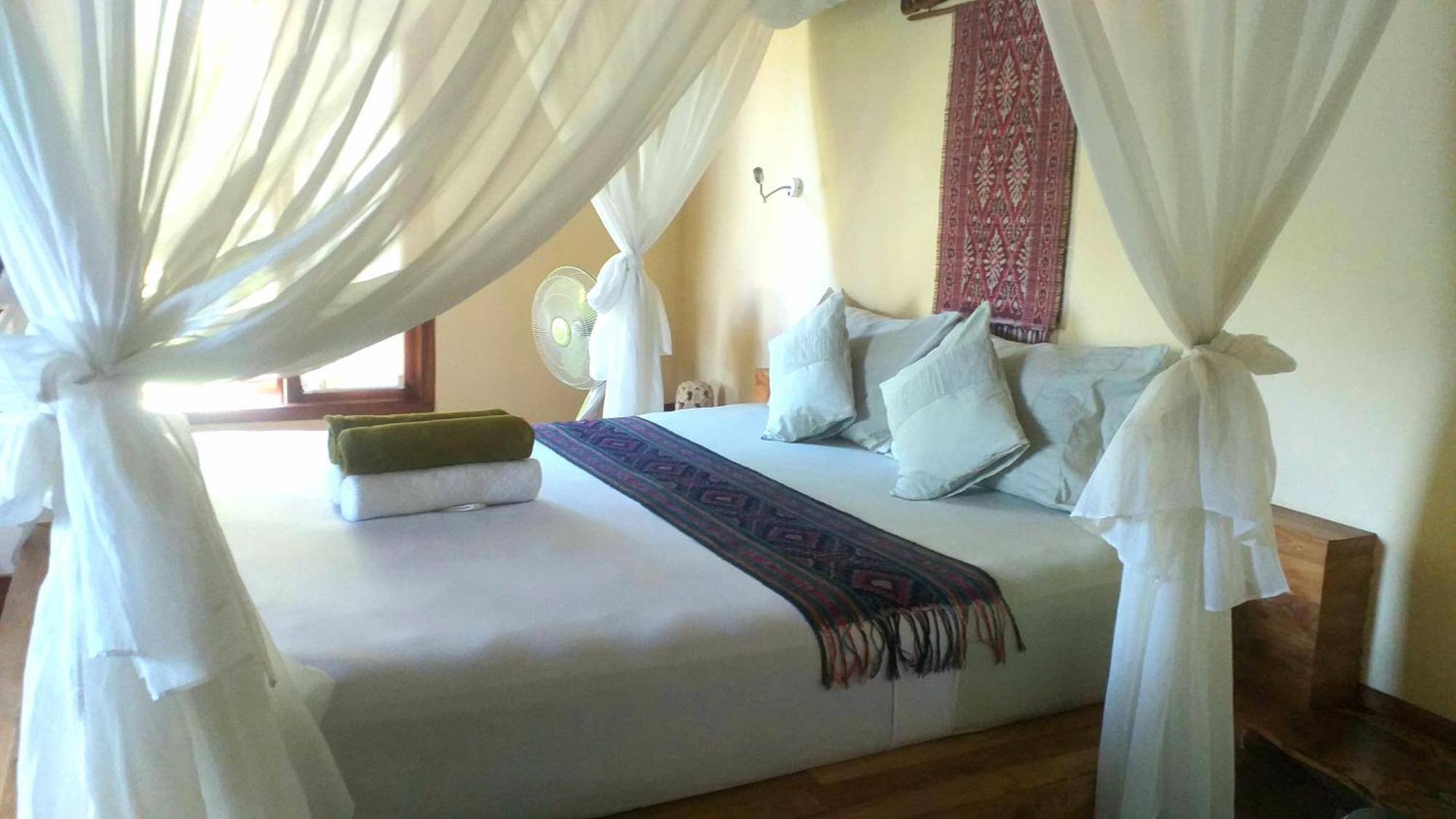 ホテル Lafyu Bali Singaraja エクステリア 写真