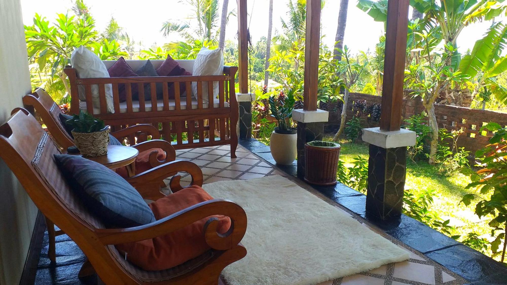 ホテル Lafyu Bali Singaraja エクステリア 写真