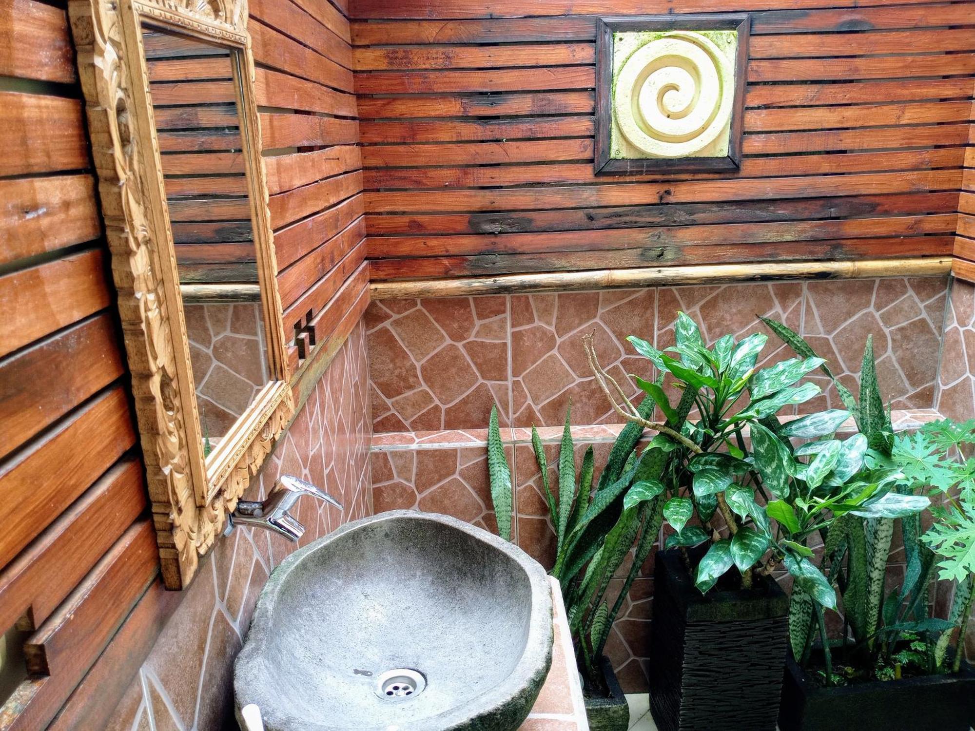 ホテル Lafyu Bali Singaraja エクステリア 写真