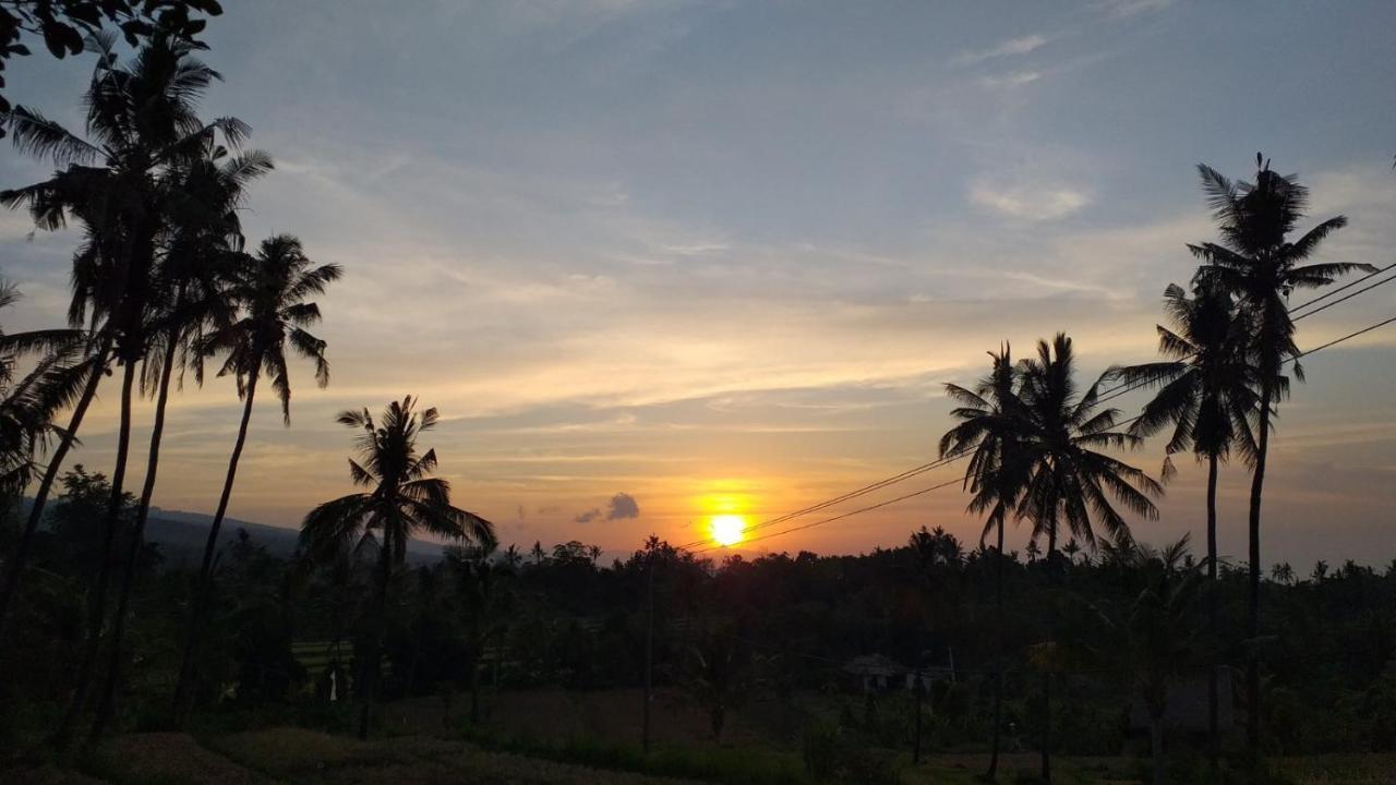 ホテル Lafyu Bali Singaraja エクステリア 写真